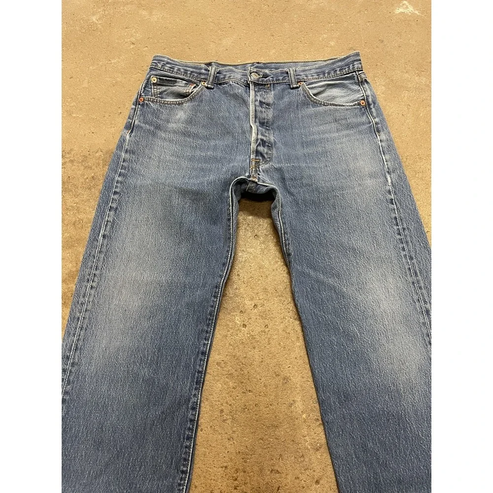 Levis‎ 501 Jeans Mens 36x30 Medium Wash Blue Denim Straight Leg Button Fly